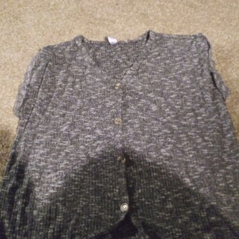 Junior's extra large sweater no sleeves